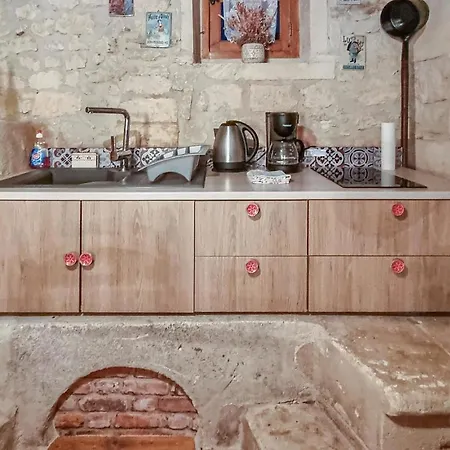 2 Bedroom Lovely In Saint-sulpice-de-cogna Saint-Sulpice-de-Cognac